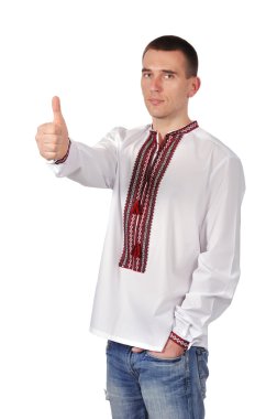 Ukraynalı işlemeli gömlekli adam