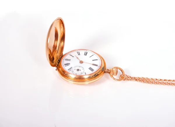 Reloj de bolsillo de oro — Foto de Stock