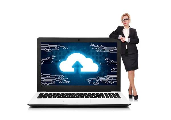 Zakenvrouw Staat Buurt Van Laptop Cloud Computing Interface Wereldwijd Bedrijfs — Stockfoto