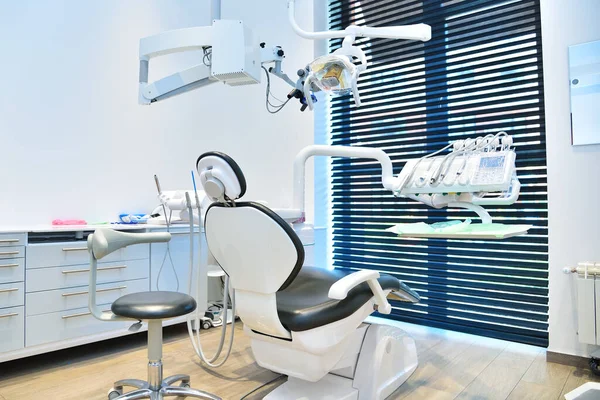 Consultorio Dental Con Silla Equipo Dental Estomatología Concepto Atención Sanitaria — Foto de Stock