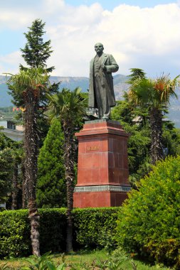 The monument to Vladimir Lenin in the town of Yalta