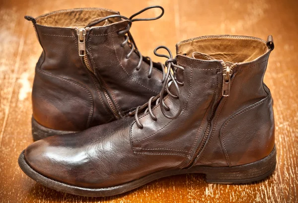 Chaussures en cuir de mode pour hommes faites main — Photo