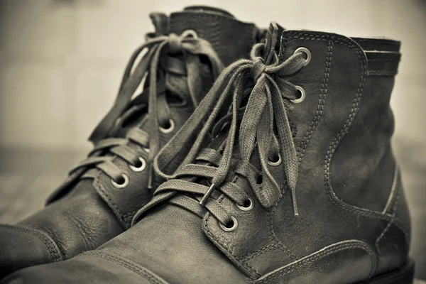Un par de zapatos de moda para hombres. Atar de cerca . —  Fotos de Stock