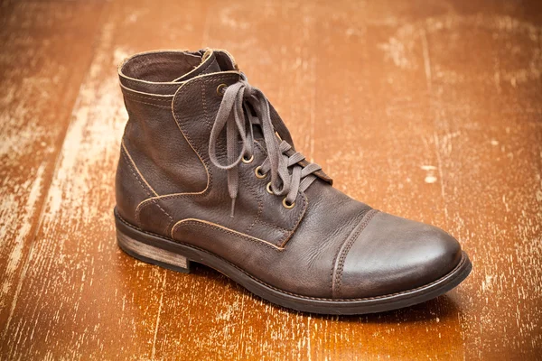Chaussures en cuir de mode hommes — Photo