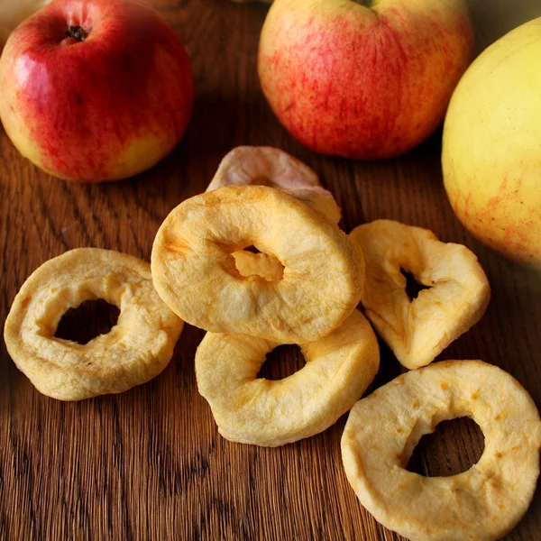 Сушеные яблоки — стоковое фото
