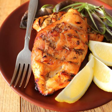 Izgara tavuk göğsü.