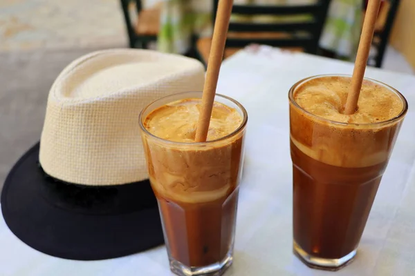 Traditioneller Griechischer Kaltkaffee Frappe Mit Milchschaum Instantkaffee Und Eiswürfeln Hohen — Stockfoto