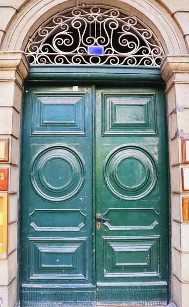 Porta Madeira Texturizada Verde Colorido Parede Edifício Vintage Corfu Grécia — Fotografia de Stock