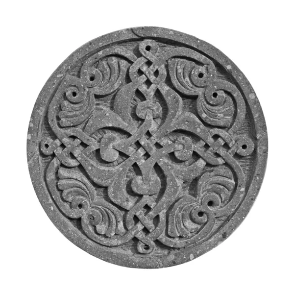 Mittelalterliches armenisches Ornament auf Kreuzstein isoliert auf Weiß Stockbild