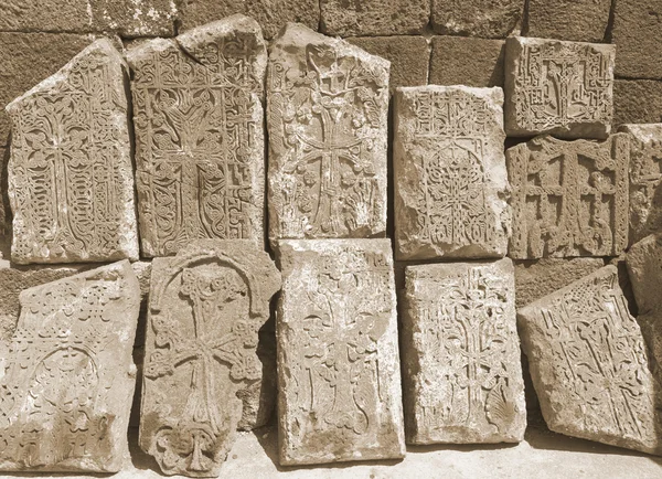 Pedras cruzadas medievais armênias na península de Sevan — Fotografia de Stock