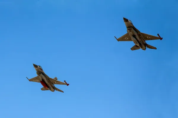 F-16 — стокове фото
