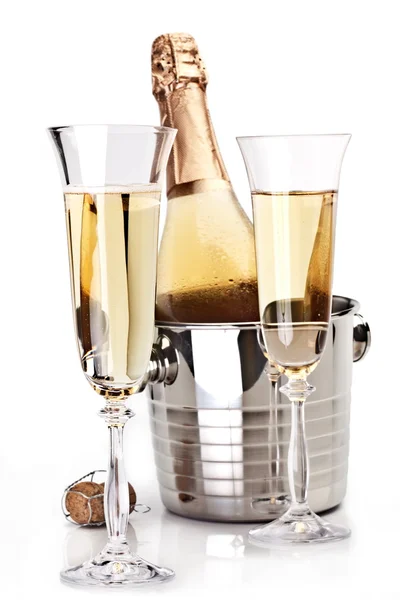 Twee champagne glas met fles. — Stockfoto