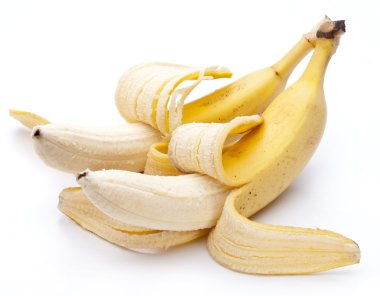 Beyaz üzerinde izole edilmiş muzlar