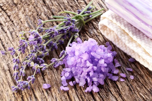 Bunch of lavender and sea salt. — Stock Photo, Image