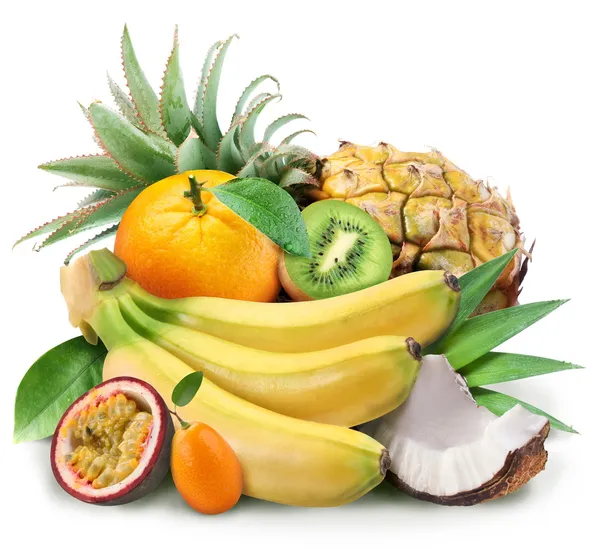 Exotische Früchte auf weißem Hintergrund. — Stockfoto