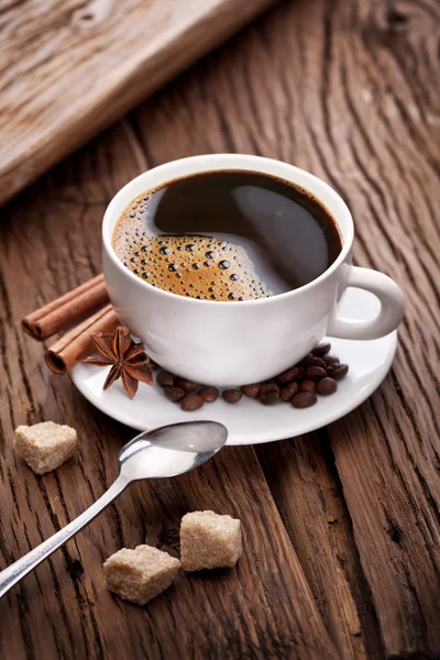 Taza de café con azúcar morena. —  Fotos de Stock