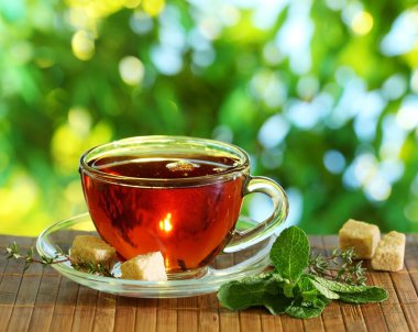 Çay ve çaydanlık..