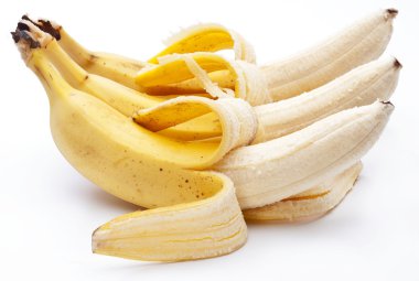 Beyaz üzerinde izole edilmiş muzlar