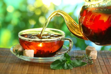 Çay ve çaydanlık..