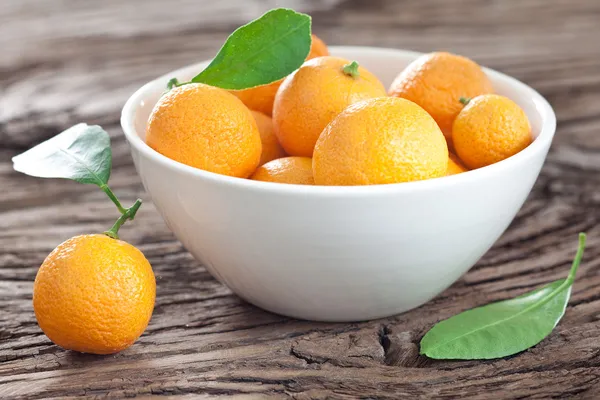 Mandarinas en un tazón. — Foto de Stock