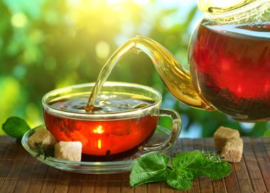 Çay ve çaydanlık..