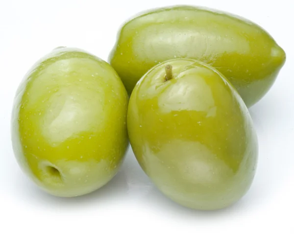 Tres aceitunas verdes . — Foto de Stock