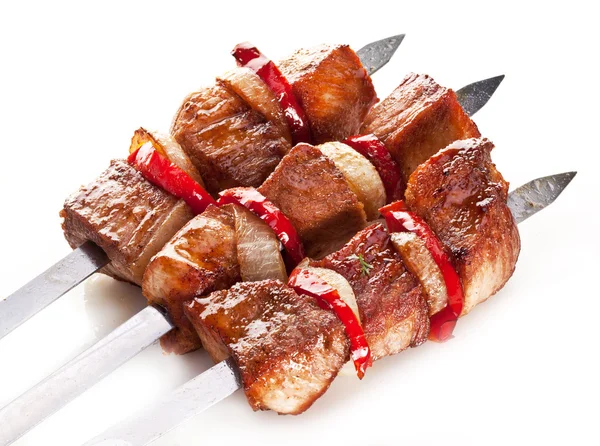 Grillad kebab (shashlik) på spottar. — Stockfoto