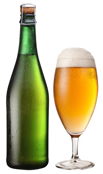 Vidrio y botella de cerveza ligera — Foto de Stock