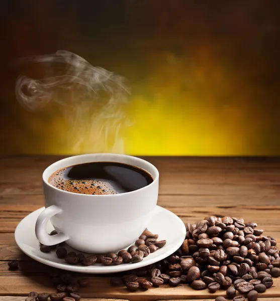 Bunun yanında kahve çekirdekleri ile kahve.