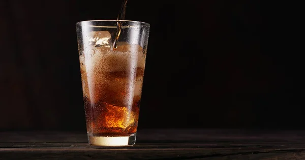 Uring Liquid Cola Glass Full Ice Cubes Isolated Dark Background — Stock Photo, Image