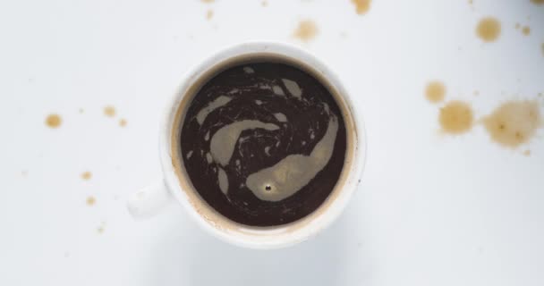 Mousse Dans Une Tasse Café Tourne Dans Sens Des Aiguilles — Video