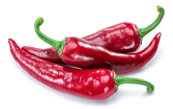 Drie Verse Rode Chilipepers Geïsoleerd Witte Achtergrond — Stockfoto