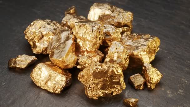 Berputar Sekitar Sekelompok Nugget Emas Latar Belakang Hitam Batu Emas — Stok Video