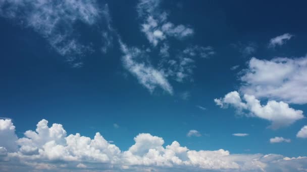 Movimento Panorâmico Nuvens Céu Azul — Vídeo de Stock