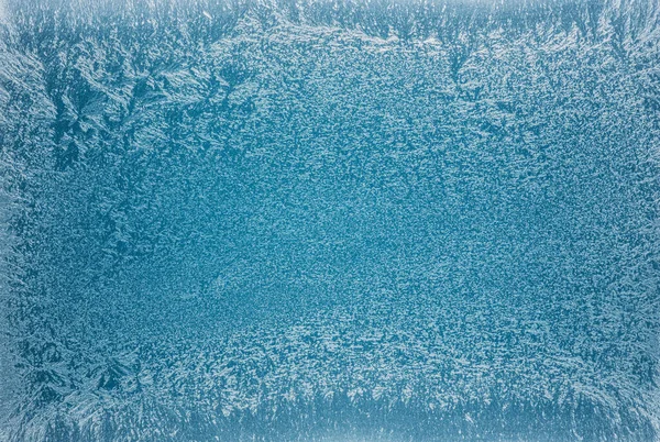冰冻的冬季窗户上的霜冻图案是圣诞节奇迹的象征 圣诞节或新年背景 — 图库照片