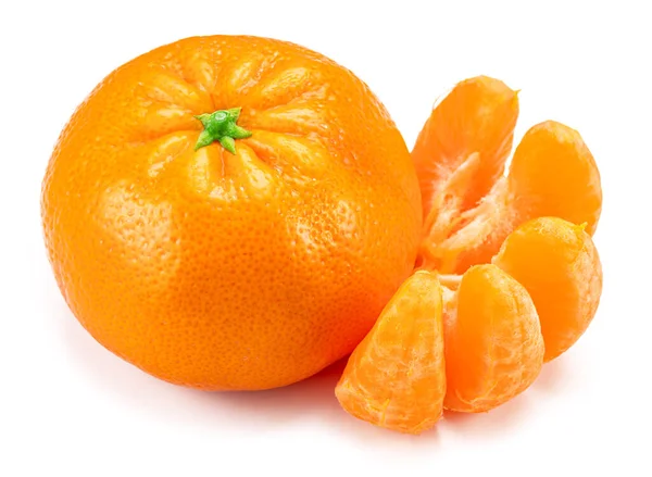 Ωριμότητα Tangerine Φρούτα Και Φέτες Μανταρίνι Λευκό Φόντο — Φωτογραφία Αρχείου