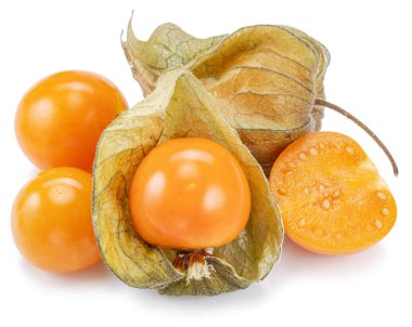 Beyaz arka planda izole edilmiş calyx cinsinden olgun bitki salatası ya da altın çilek..