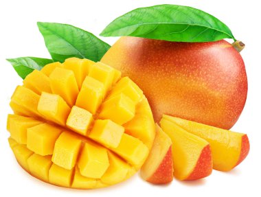 Yeşil yapraklı mango meyveleri ve beyaz arka planda izole edilmiş kirpi tarzında kesilmiş mango..