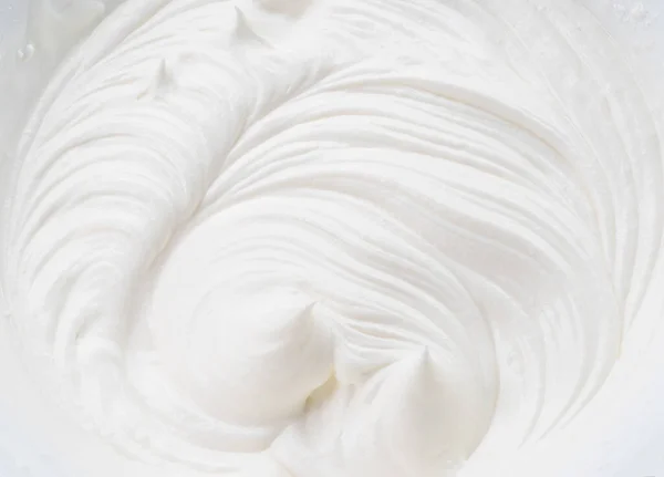 乳白色的图片和在酸奶或奶油表面的漩涡 顶部视图 — 图库照片