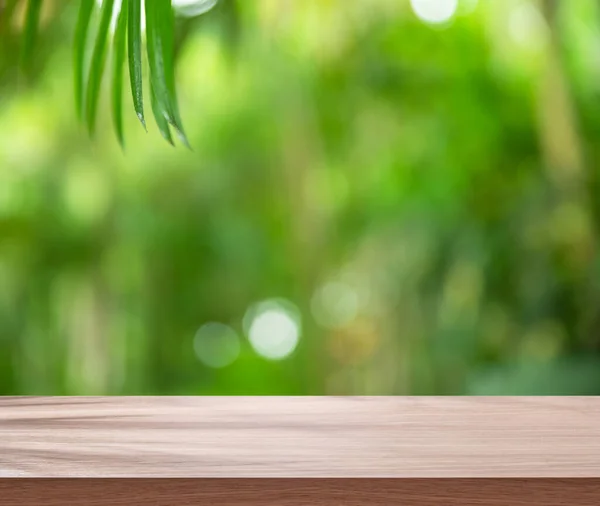 Empty Wooden Board Table Top Blurred Green Nature Background Place — Foto Stock