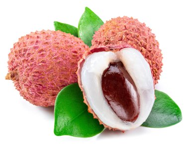 Tüm ve açık liçi meyvesi beyaz arka planda izole.