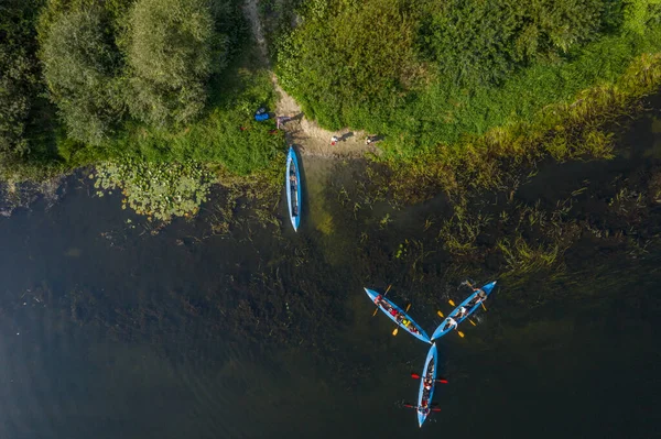 Kajakpaddling Och Kanot Sommarälven Flygdrönare Syn Kajaker Och Flodstrand — Stockfoto