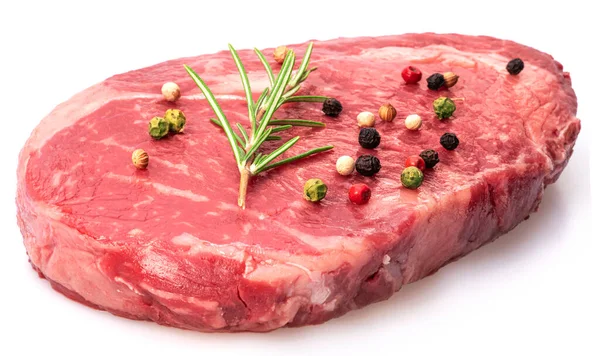 Ribeye Steak Mit Pfefferkorn Und Rosmarin Isoliert Auf Weißem Hintergrund — Stockfoto