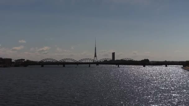 Skyline - Pontes sobre o rio — Vídeo de Stock