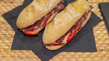 İberya jambonu ve domates çorbası.