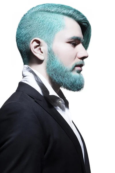 Homem em perfil com cabelo verde e barba — Fotografia de Stock