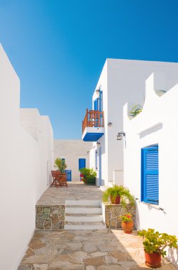 renkli alleyway içinde sifnos, Yunanistan