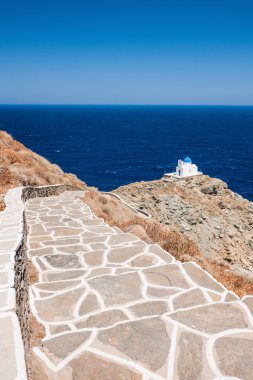 Şapel 7 şehit, sifnos, Yunanistan için merdiven