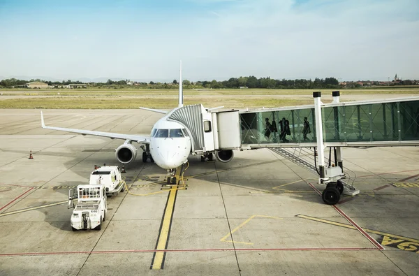 Salida en el campo del aeropuerto — Foto de Stock