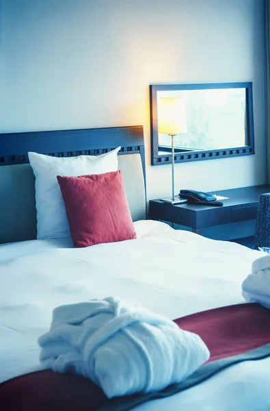 ホテルのベッド — ストック写真